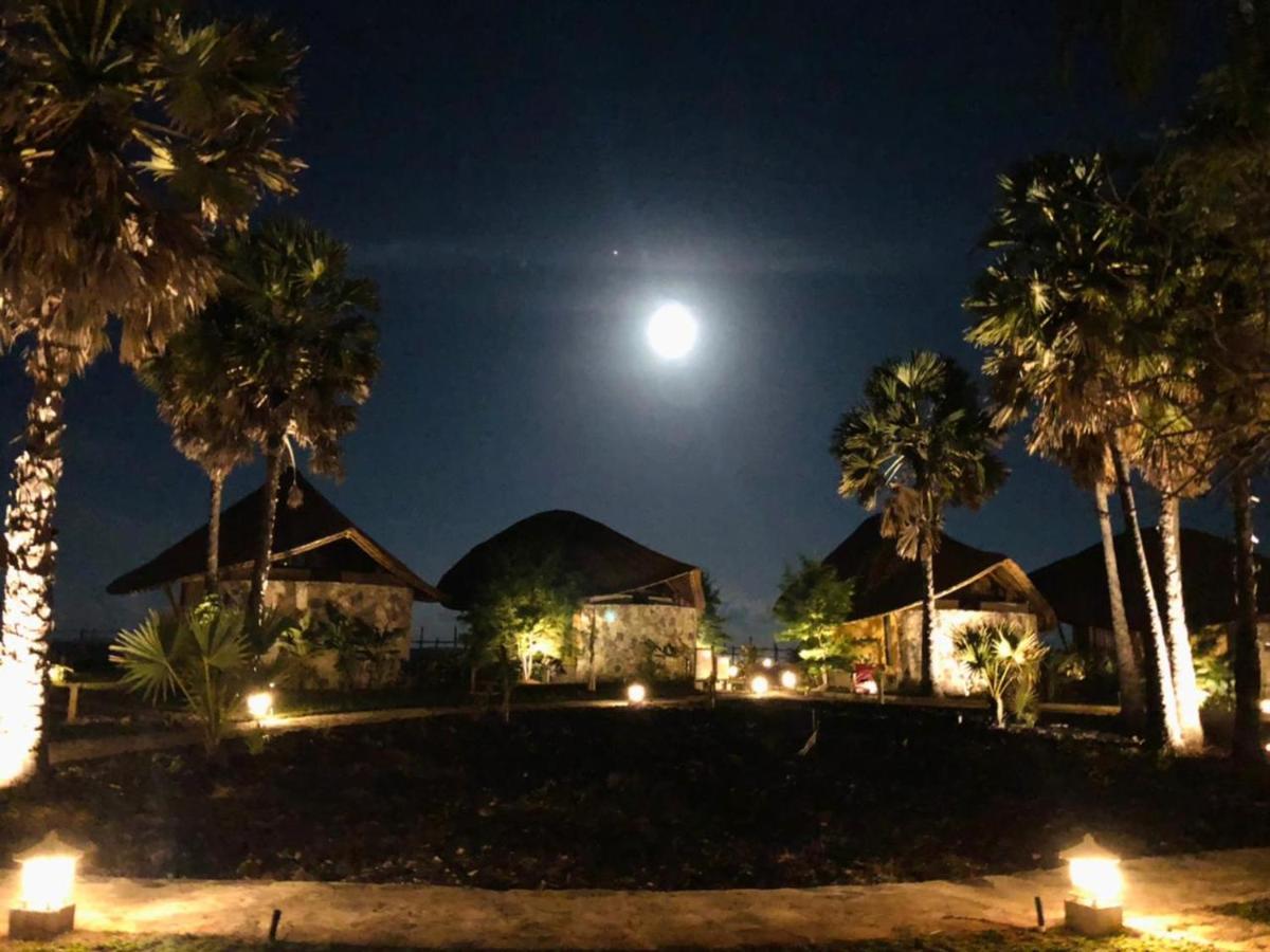 Tanoma Sumba Hotel Maujawa Exterior photo